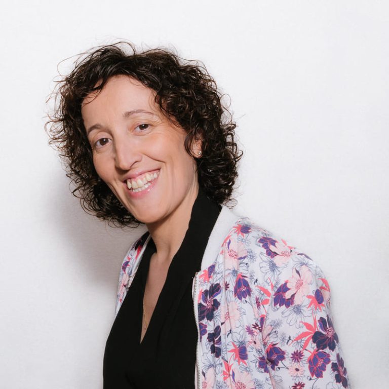 Portrait de Céline Muzard Tapissière décoratrice à Bourgoin-Jallieu